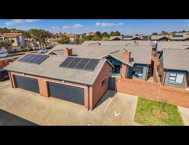 3 BEDROOM TOWNHOUSE FOR SALE IN FAERIE GLEN